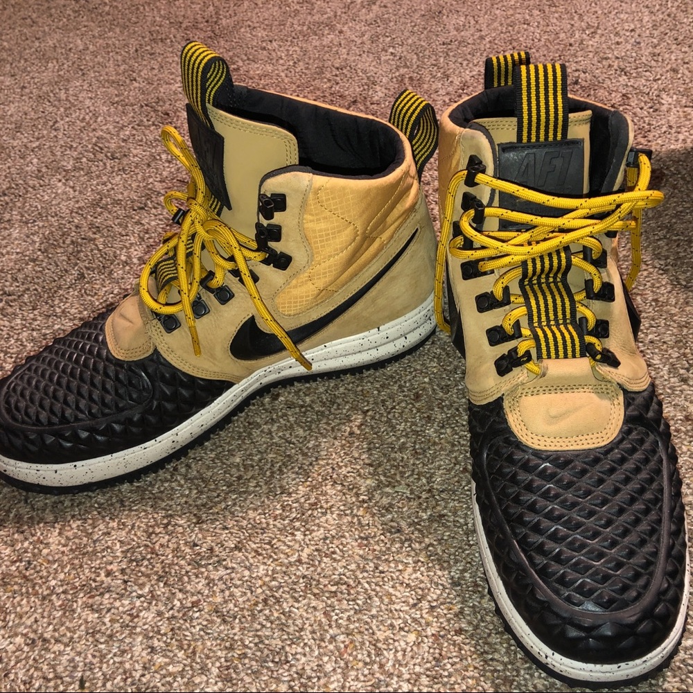 Nike 17 “Lunar Duckboot” Hightop Sneakers